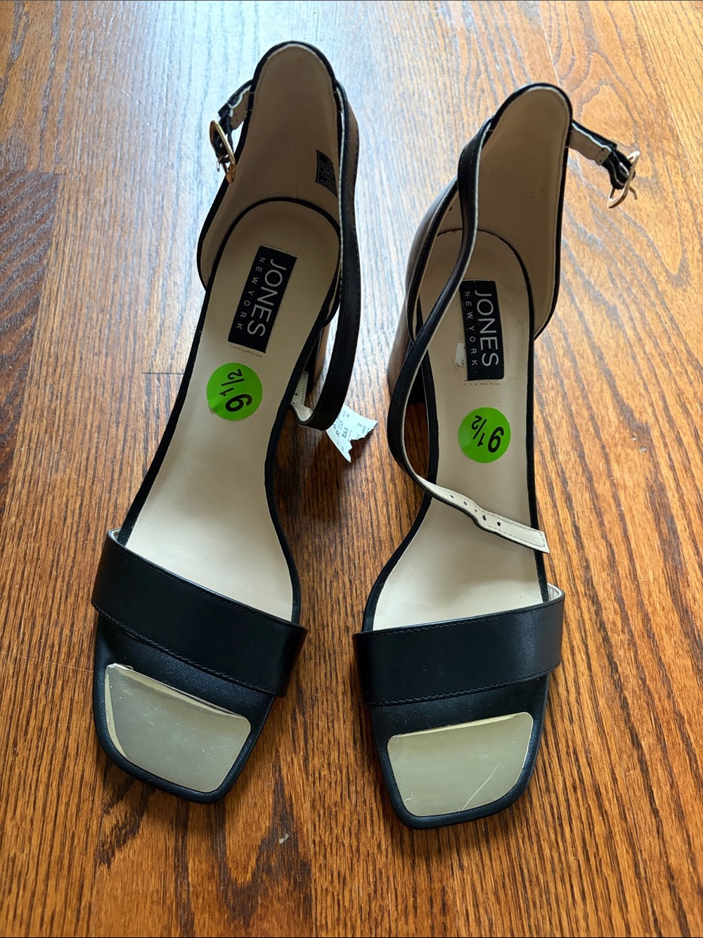 Jones New York Black and Cream Slingback Heels